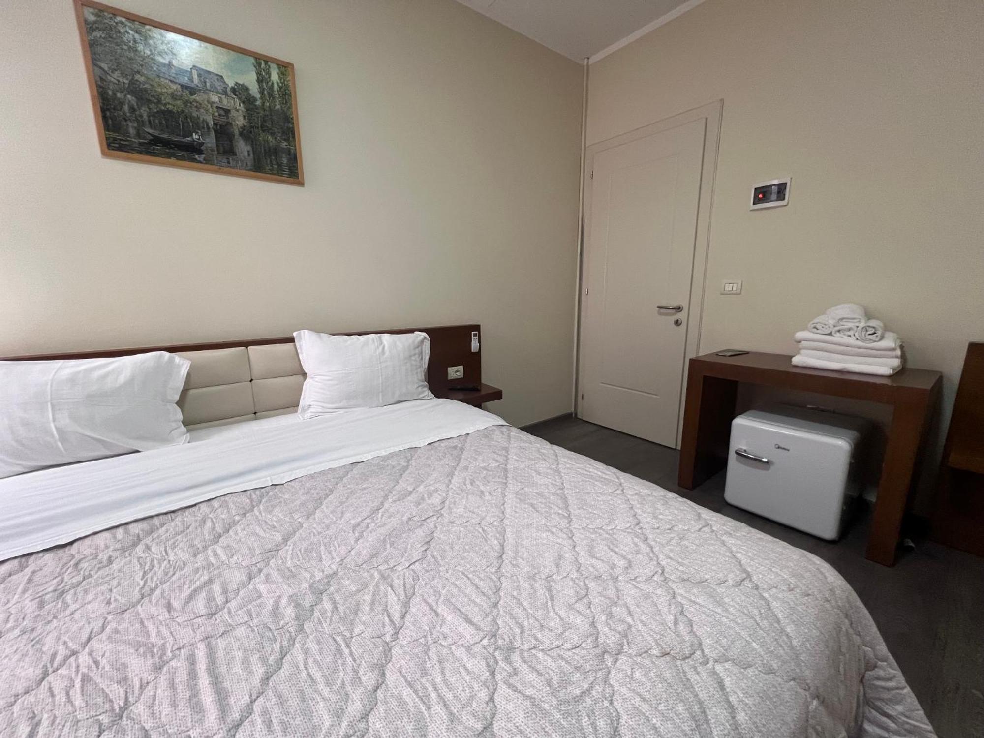 Bobi Hotel Shkoder Exterior photo
