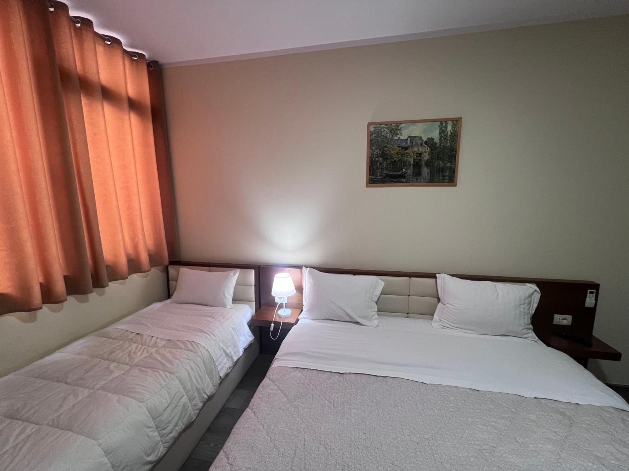 Bobi Hotel Shkoder Exterior photo